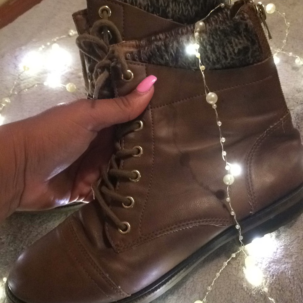 Boots - Picture 2 of 3